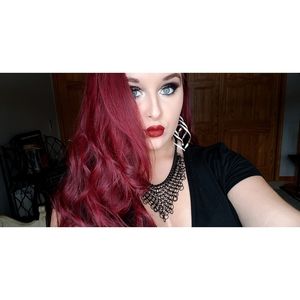 Meet your Posher, Nora